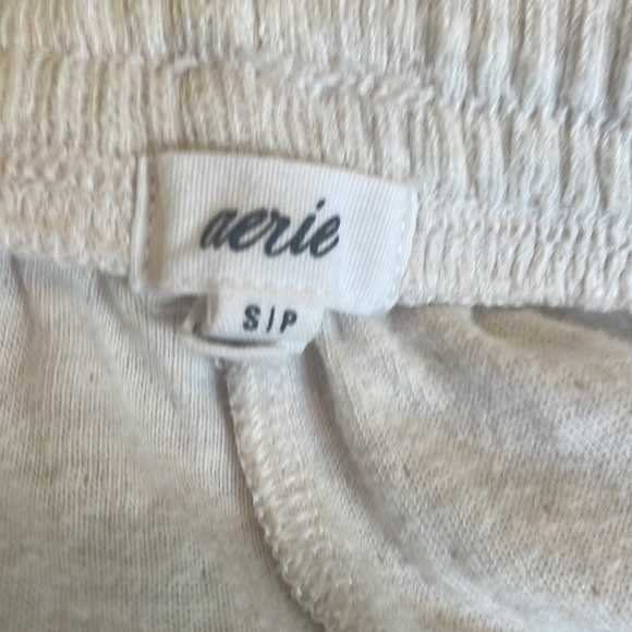 Aerie cream sweat shorts - Picture 3 of 3
